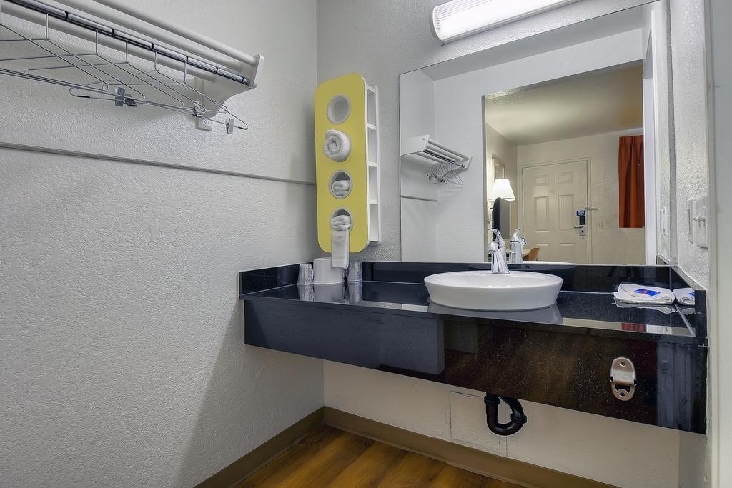 Motel 6-Chino, Ca - Los Angeles Area Bilik gambar