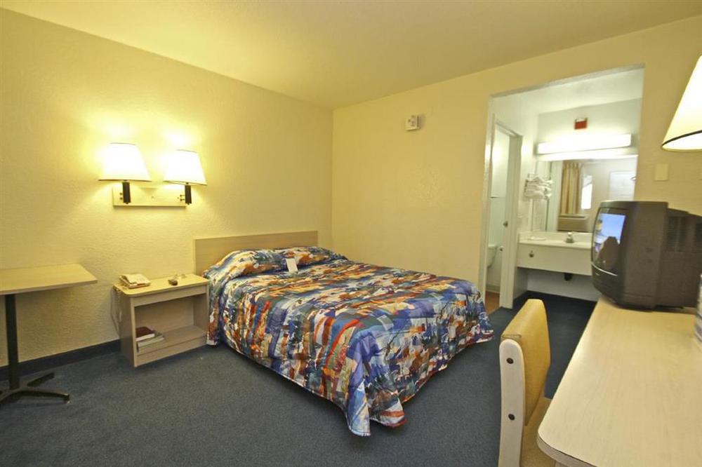 Motel 6-Chino, Ca - Los Angeles Area Bilik gambar