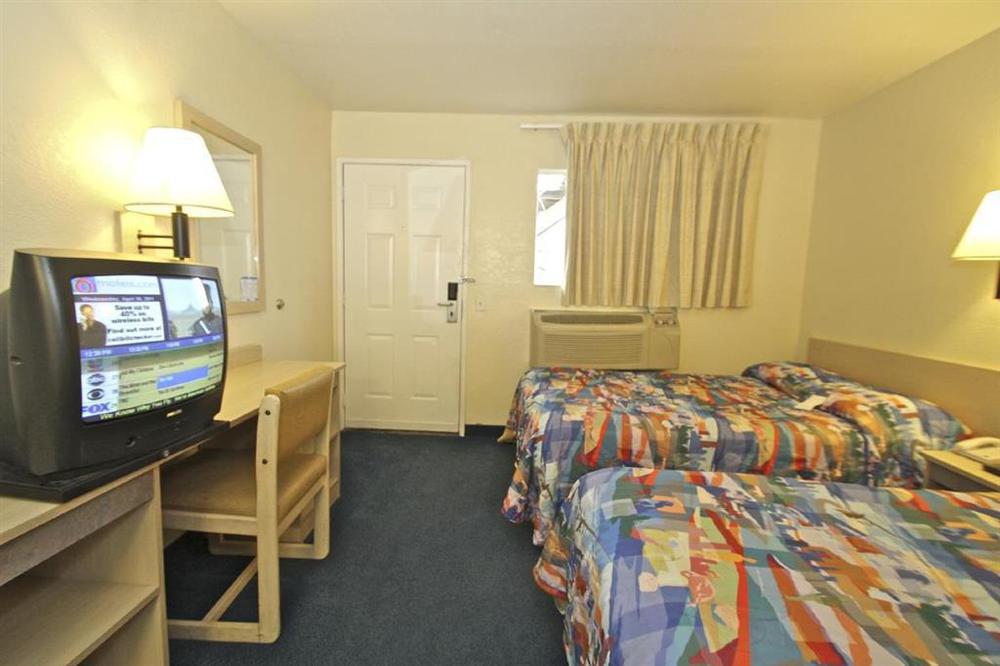 Motel 6-Chino, Ca - Los Angeles Area Bilik gambar